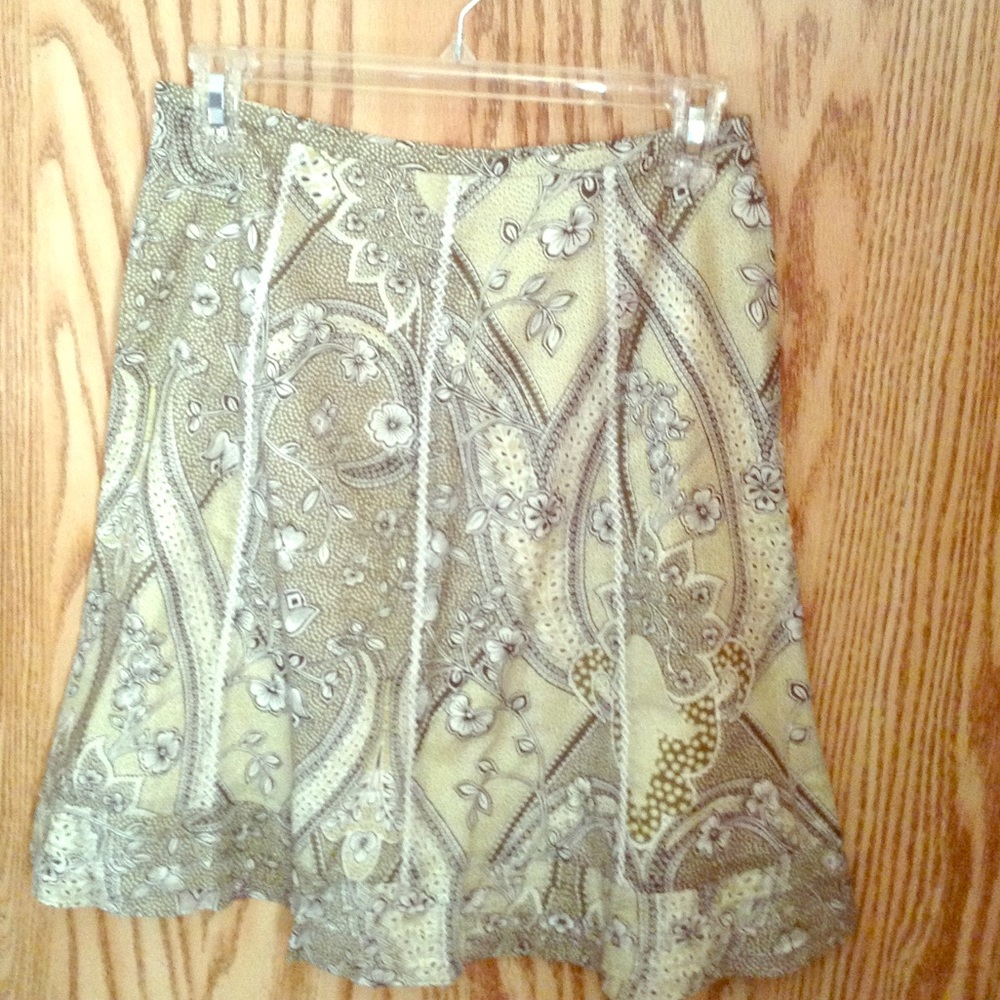 Beautiful Ann Taylor Skirt
